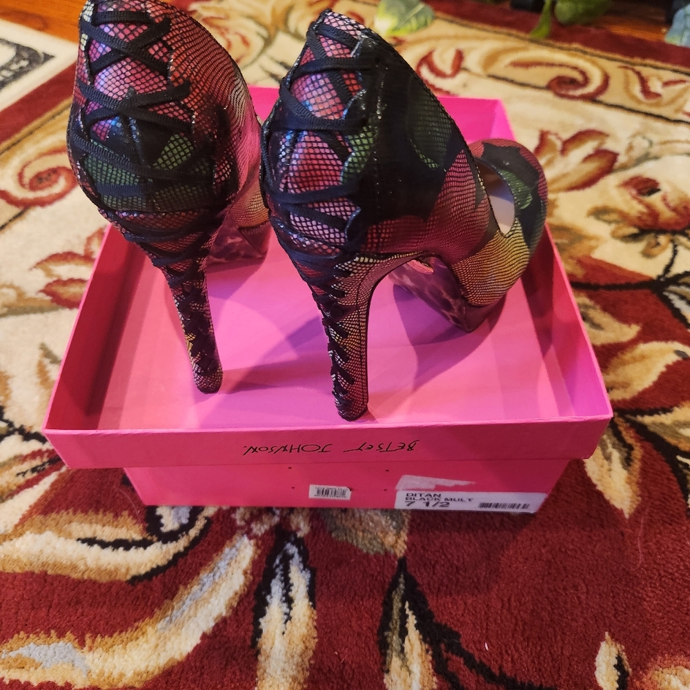 Betsey Johnson platform pumps multi color size 7.5